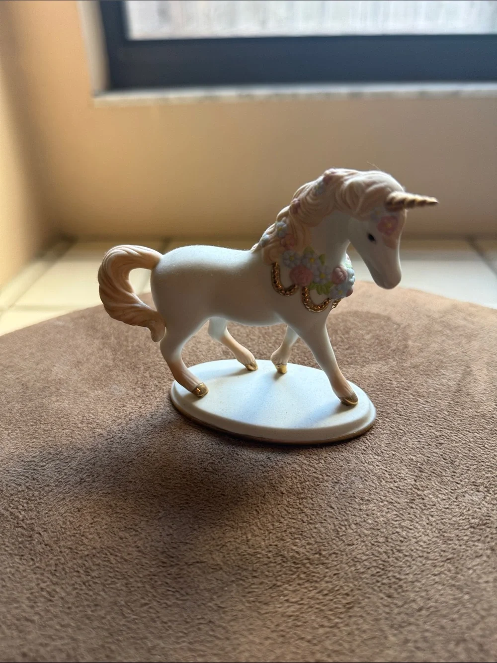 Franklin Mint Multicolor Unicorn Figurine Shelf Display